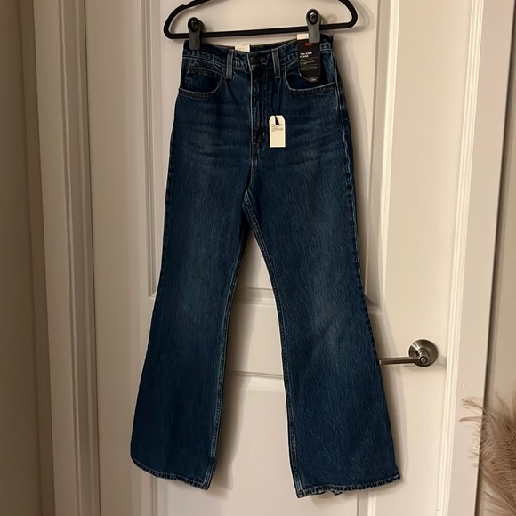 Levi’s 70’s High Rise Flare Women’s Jean Size 27 - Picture 2 of 13